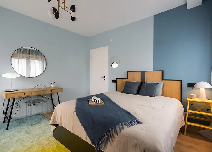 Checkers Queen Elizabeth Ultracentral Bukarest