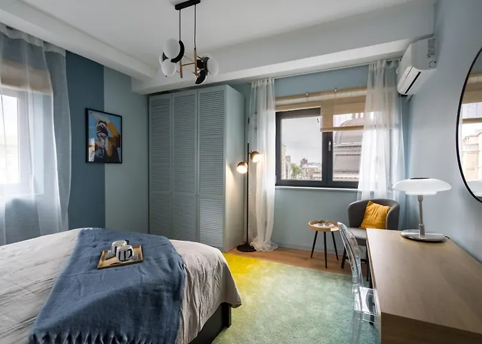 Checkers Queen Elizabeth Ultracentral Bucureşti