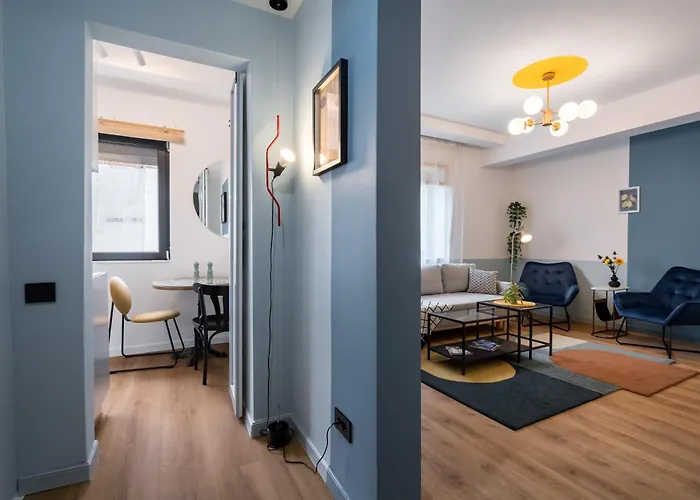 Checkers Queen Elizabeth Ultracentral *