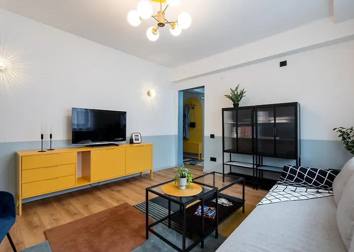 Checkers Queen Elizabeth Ultracentral * Bucureşti