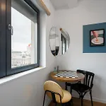Checkers Queen Elizabeth Ultracentral Apartmán *
