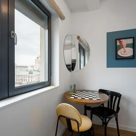 Checkers Queen Elizabeth Ultracentral Apartment *