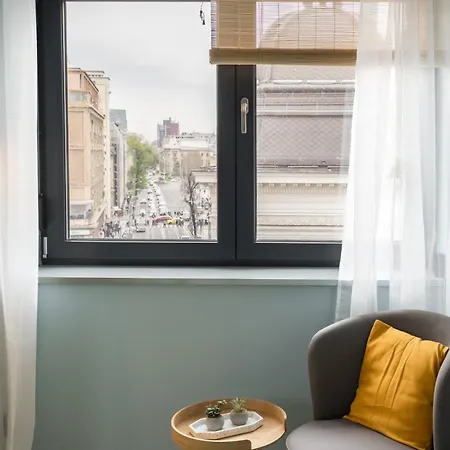 Checkers Queen Elizabeth Ultracentral Apartment