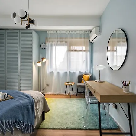 Checkers Queen Elizabeth Ultracentral Apartment