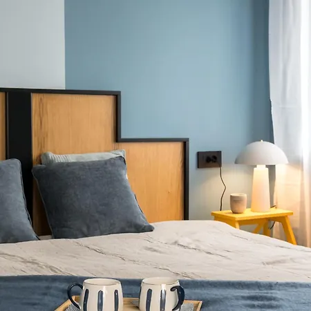 Checkers Queen Elizabeth Ultracentral *