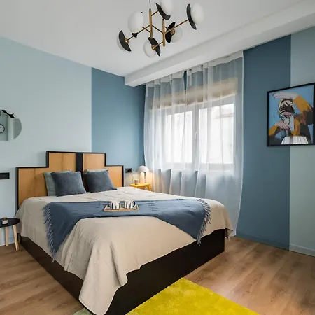 Checkers Queen Elizabeth Ultracentral * Bucarest